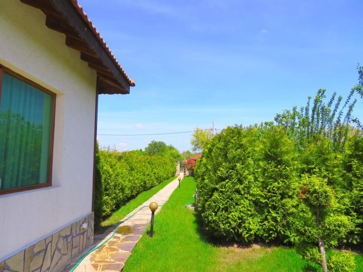 Вила Едем - Villa Edem - Beach Bolata Area Булґарево Екстер'єр фото